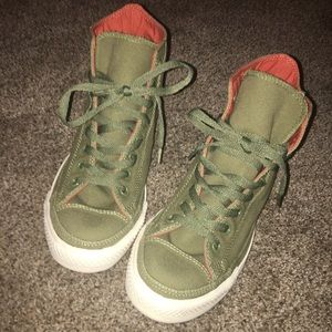 Mens size 8 Converse